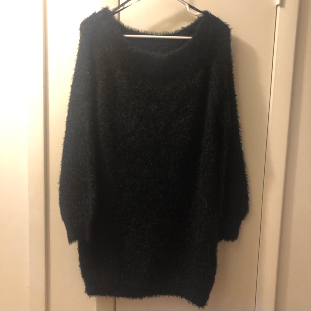 Woman’s Snail Cinnamon Furry sweater size Large